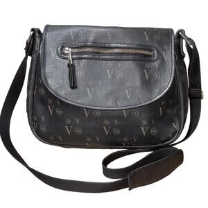 VAKKO Black Logo Monogram Shoulder Bag